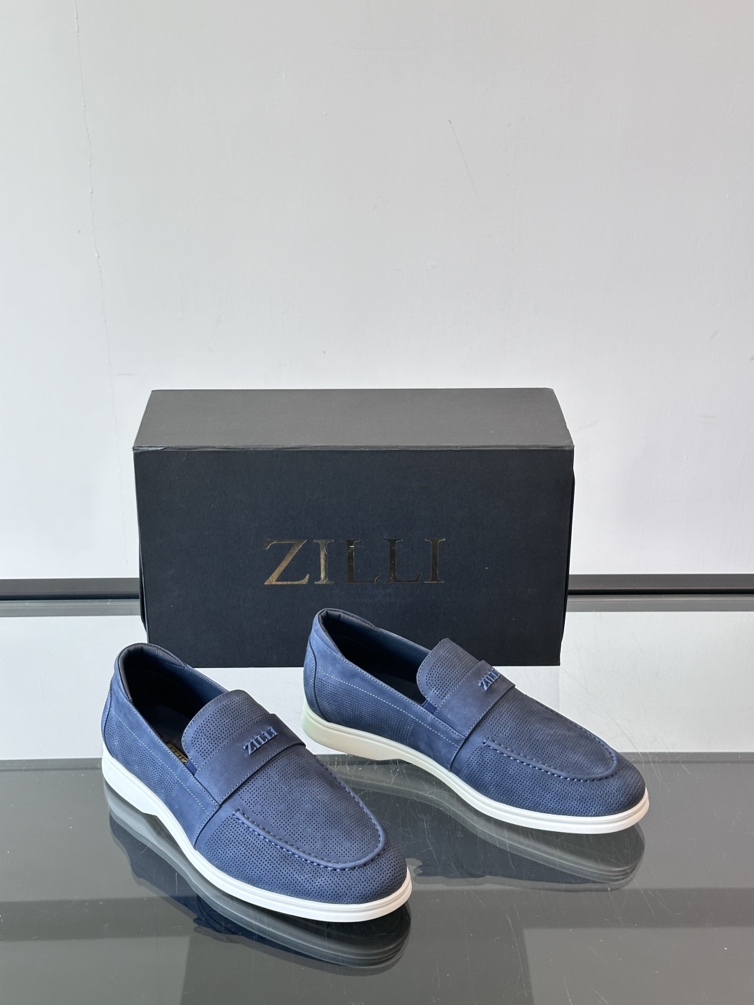 ZILLI法国顶奢男鞋👞ZILLI目之所及‼️简约风貌随心而行。‼️神形兼备，谱写男士魅力。👀棱角之间，