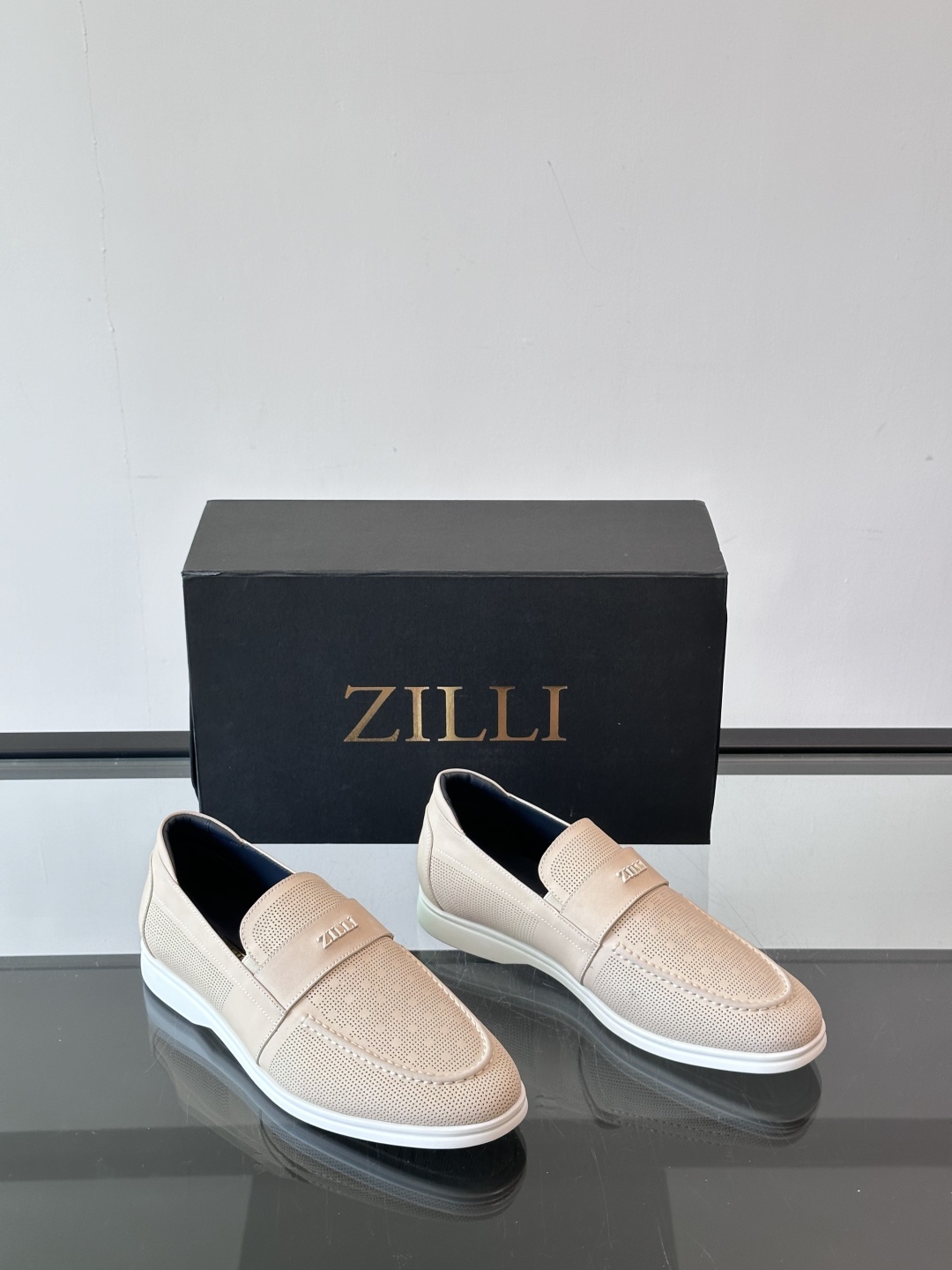 ZILLI法国顶奢男鞋👞ZILLI目之所及‼️简约风貌随心而行。‼️神形兼备，谱写男士魅力。👀棱角之间，
