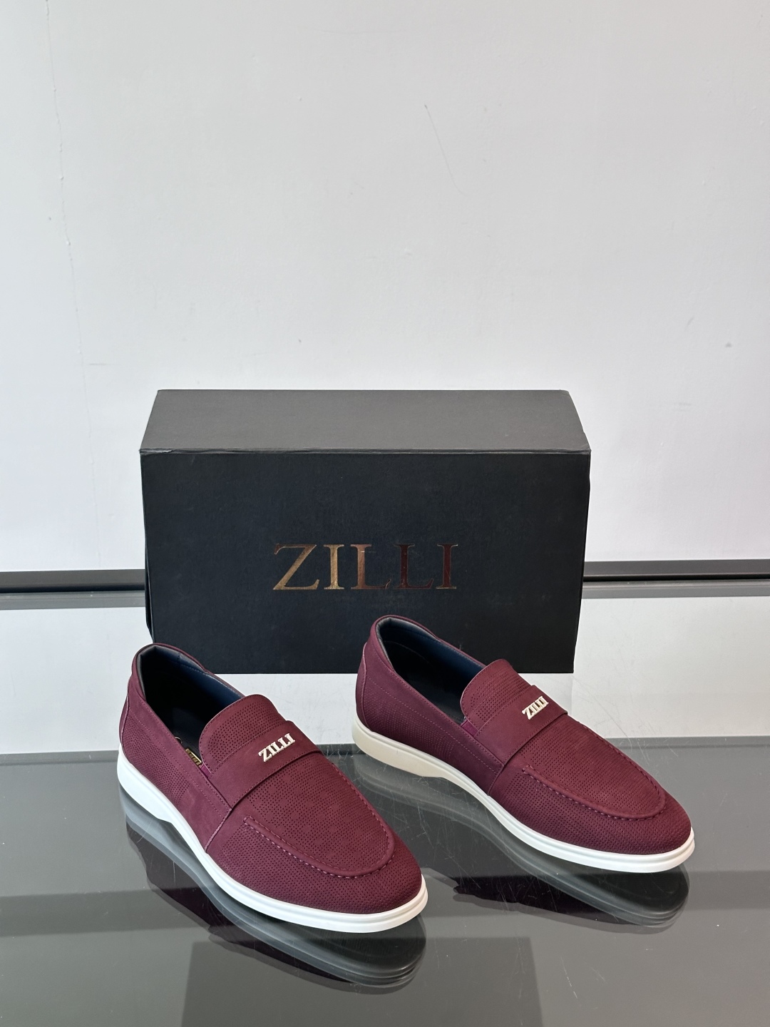 ZILLI法国顶奢男鞋👞ZILLI目之所及‼️简约风貌随心而行。‼️神形兼备，谱写男士魅力。👀棱角之间，