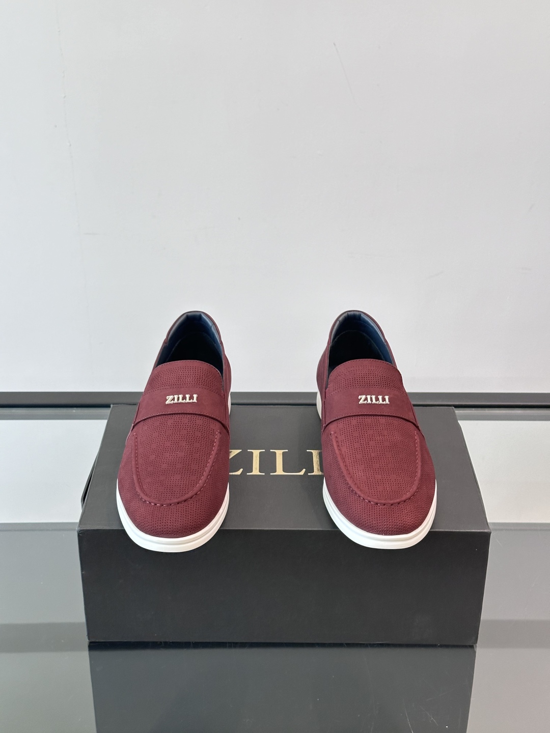 ZILLI法国顶奢男鞋👞ZILLI目之所及‼️简约风貌随心而行。‼️神形兼备，谱写男士魅力。👀棱角之间，