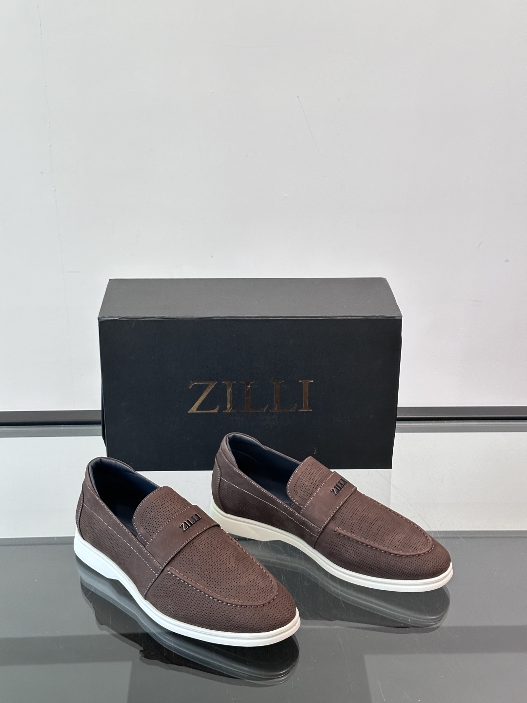 ZILLI法国顶奢男鞋👞ZILLI目之所及‼️简约风貌随心而行。‼️神形兼备，谱写男士魅力。👀棱角之间，