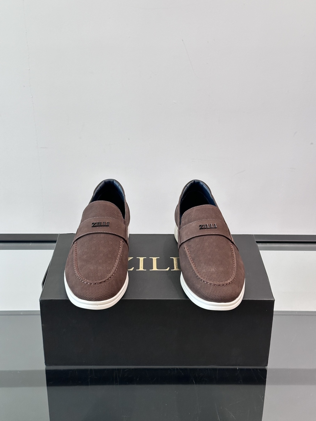 ZILLI法国顶奢男鞋👞ZILLI目之所及‼️简约风貌随心而行。‼️神形兼备，谱写男士魅力。👀棱角之间，