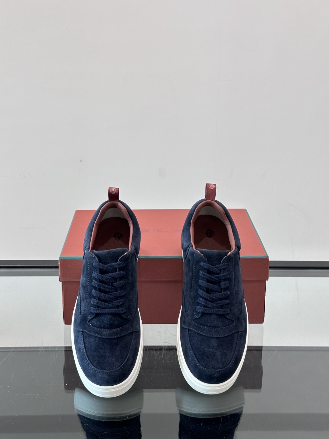 LoroPiana/诺悠翩雅 WeekendWalk男士新款厚底运动鞋，上脚踩云朵般舒服的LP系带休闲鞋