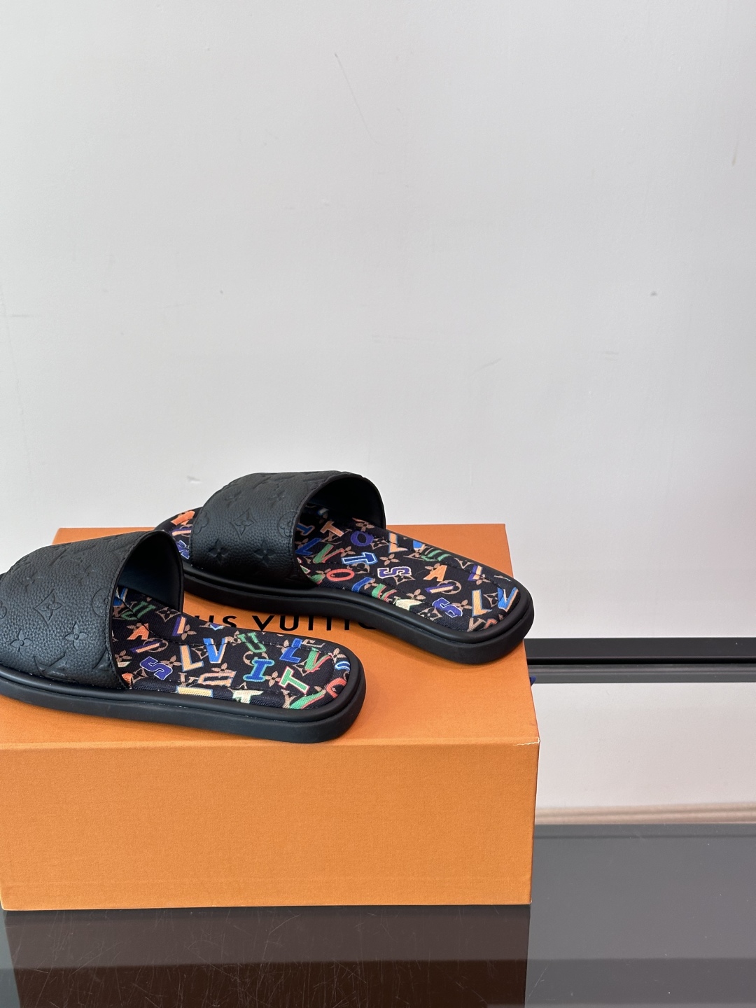 Louis Vuitton ss25 new arrival LV驴牌春夏系列新款平底沙滩拖鞋🥿简约精致