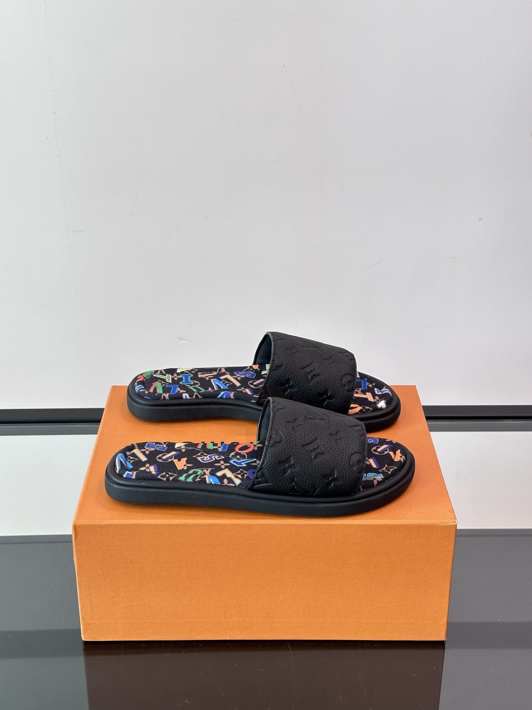Louis Vuitton ss25 new arrival LV驴牌春夏系列新款平底沙滩拖鞋🥿简约精致
