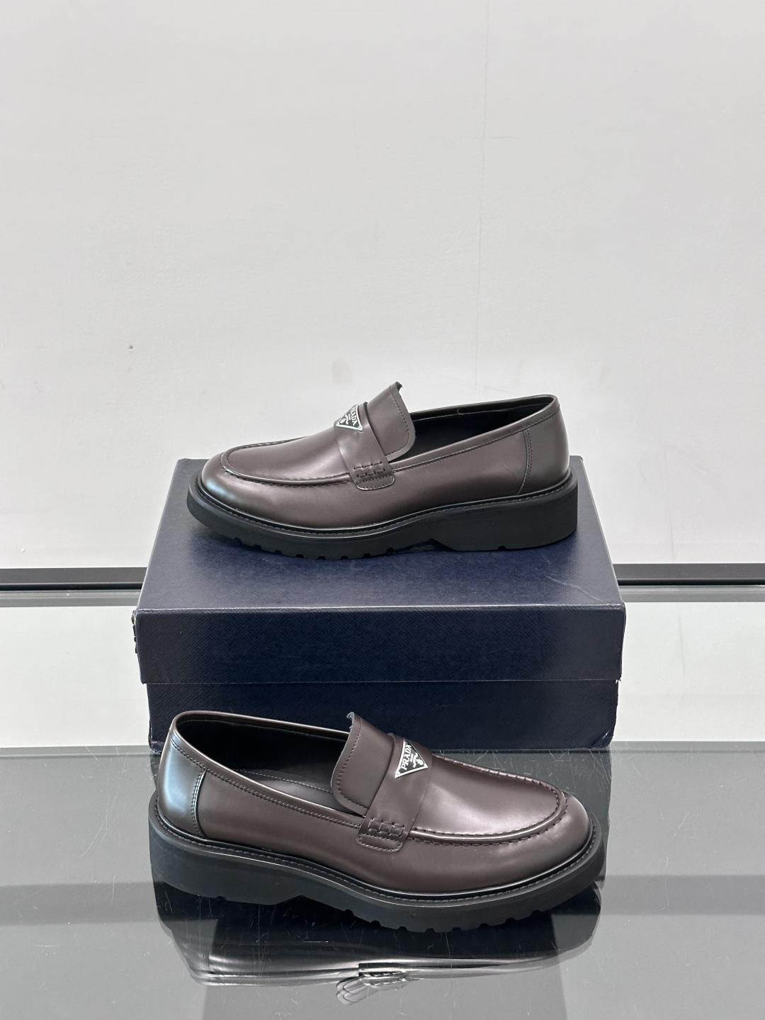 Prada Men's Polished Leather Loafers - Classic Style, Ultimate Comfort 5 cmp i1754383972406 9602 0 3