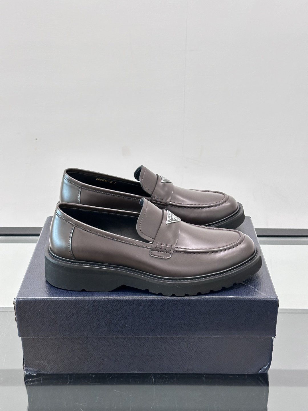 Prada Men's Polished Leather Loafers - Classic Style, Ultimate Comfort 2 cmp i1754383972471 5876 0 0