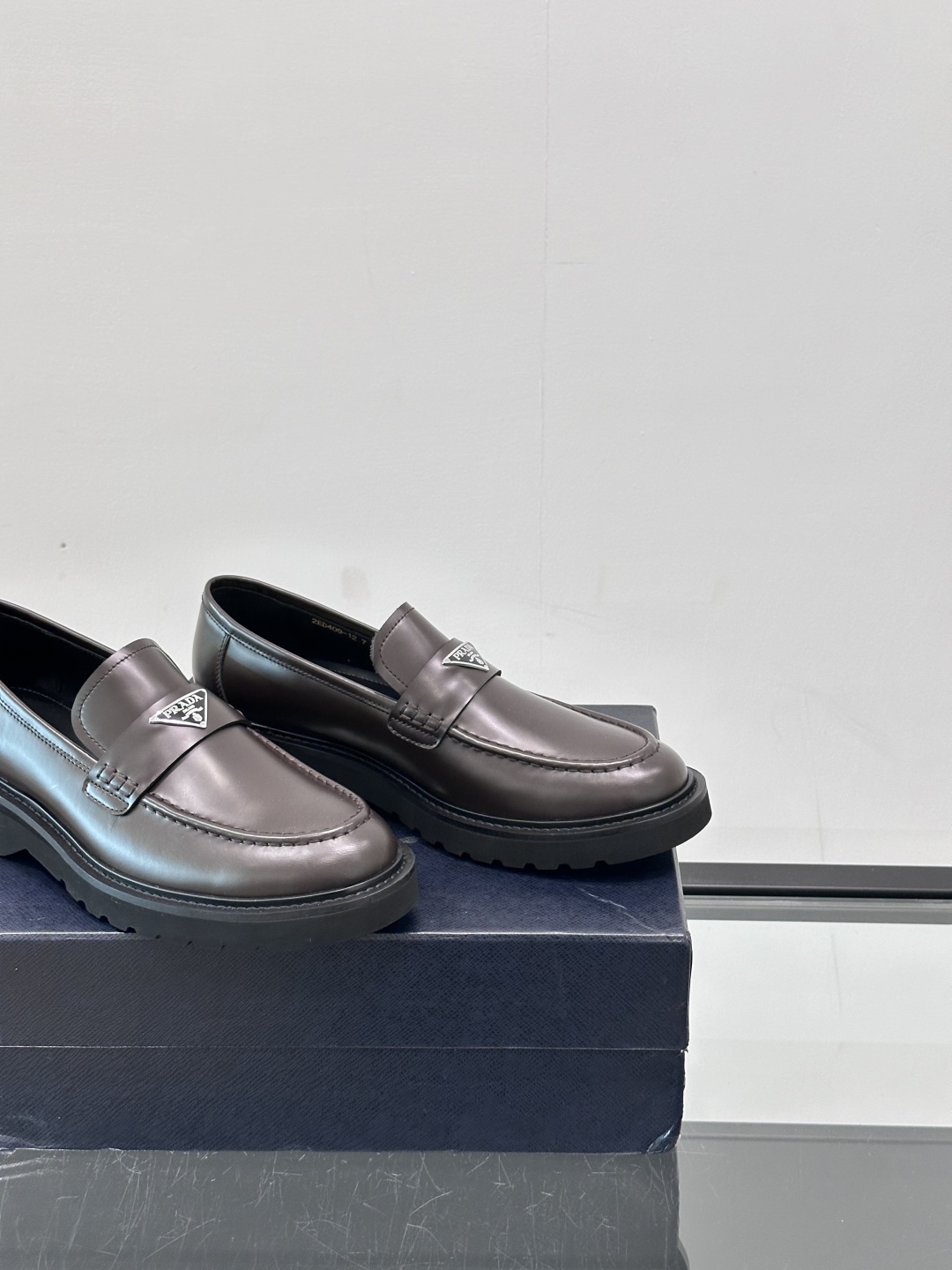 Prada Men's Polished Leather Loafers - Classic Style, Ultimate Comfort 8 cmp i1754383974416 2576 0 6