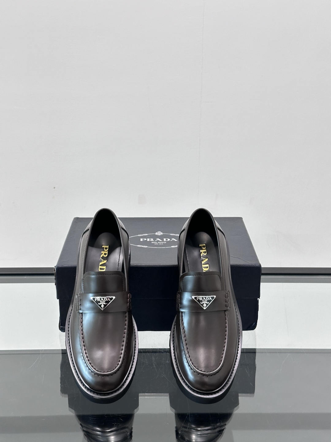 Prada Men's Polished Leather Loafers - Classic Style, Ultimate Comfort 7 cmp i1754383974432 4479 0 5
