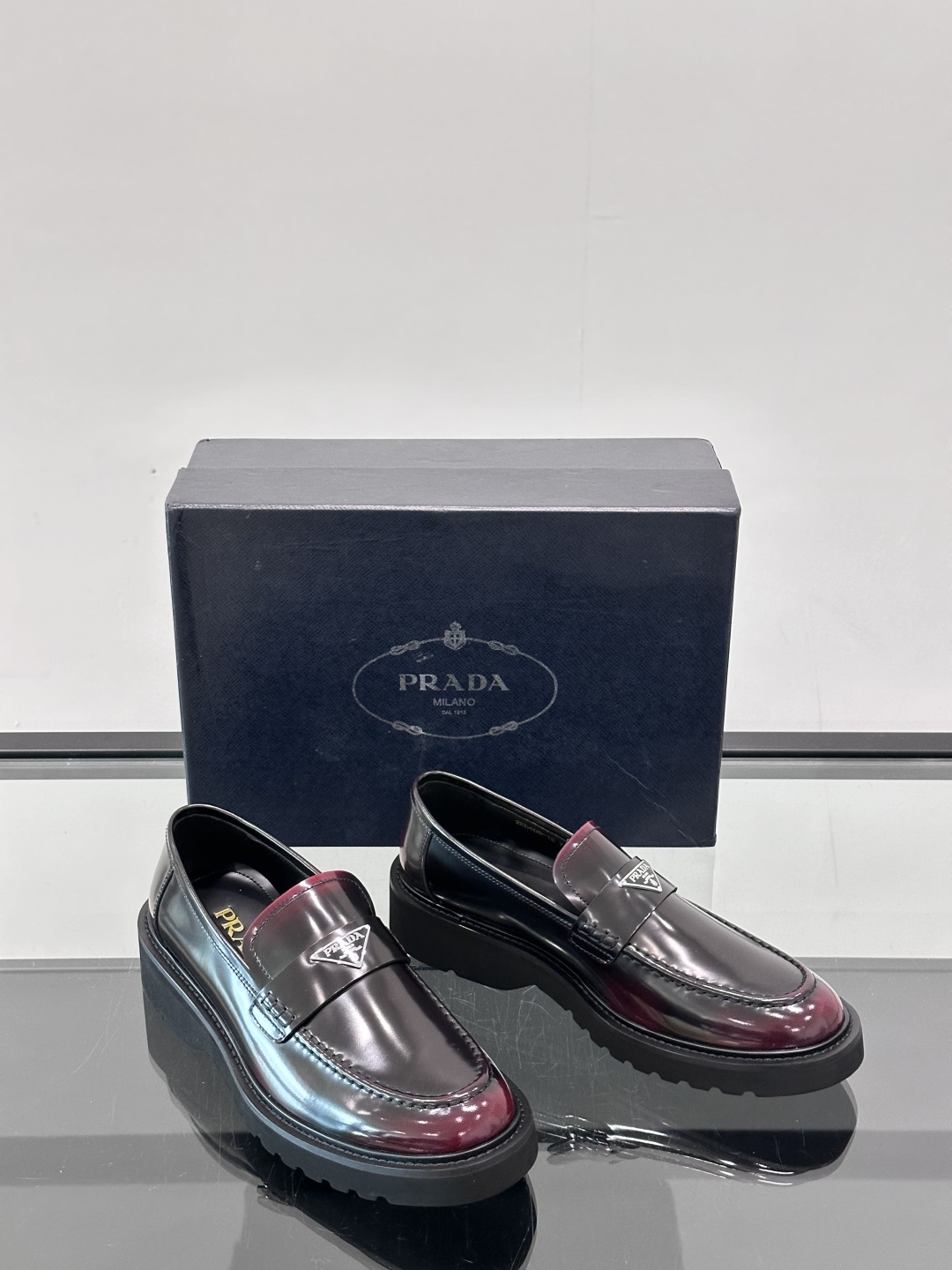 Prada New Bright Leather Loafers - Classic Style, Comfortable Fit 6 cmp i1754384015586 9977 0 4