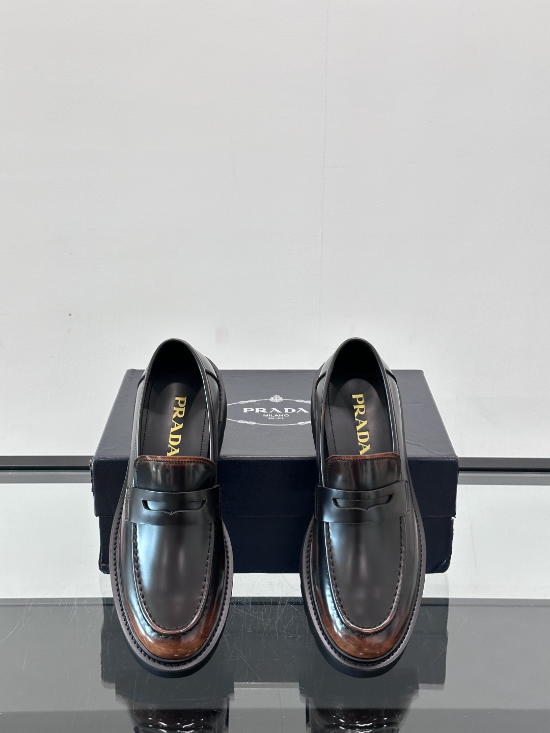 Prada Leather Loafers: Classic Style, Modern Comfort - Premium Quality & Design 7 cmp i1754384085832 2034 0 5