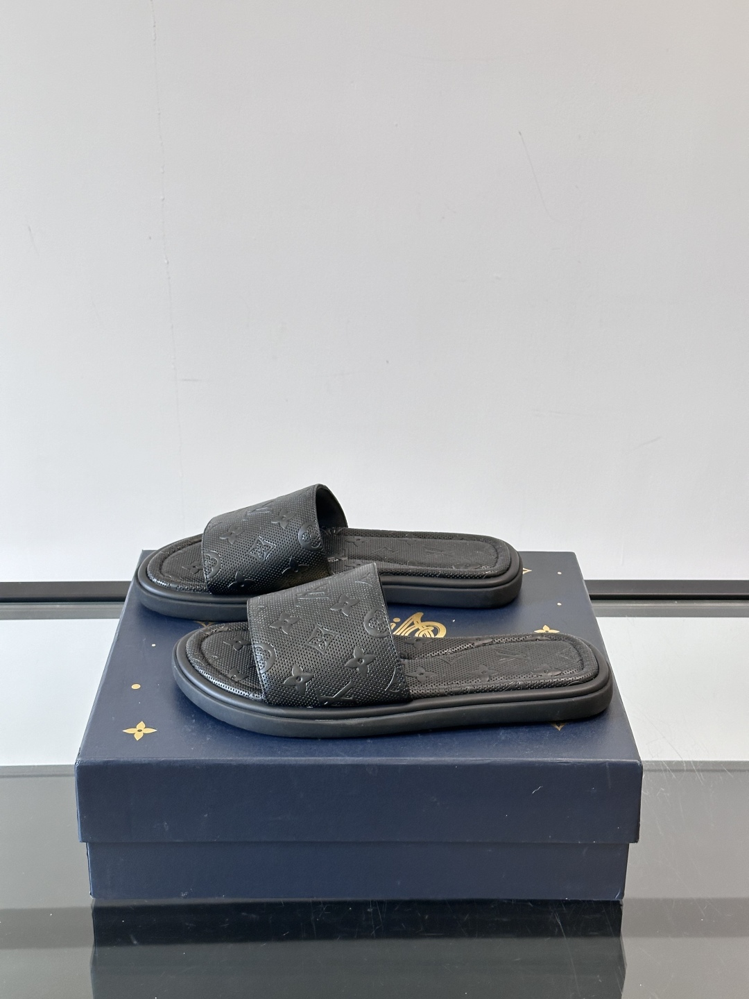 Louis Vuitton ss25 new arrival LV驴牌春夏系列新款平底沙滩拖鞋🥿简约精致