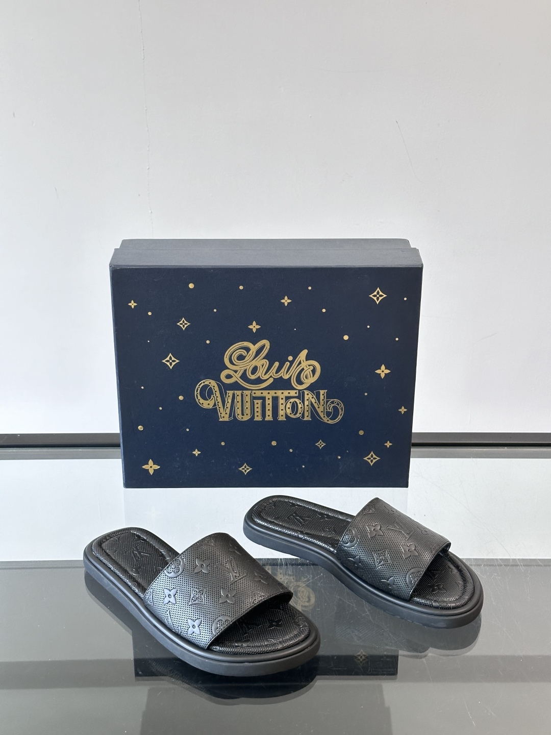 Louis Vuitton ss25 new arrival LV驴牌春夏系列新款平底沙滩拖鞋🥿简约精致