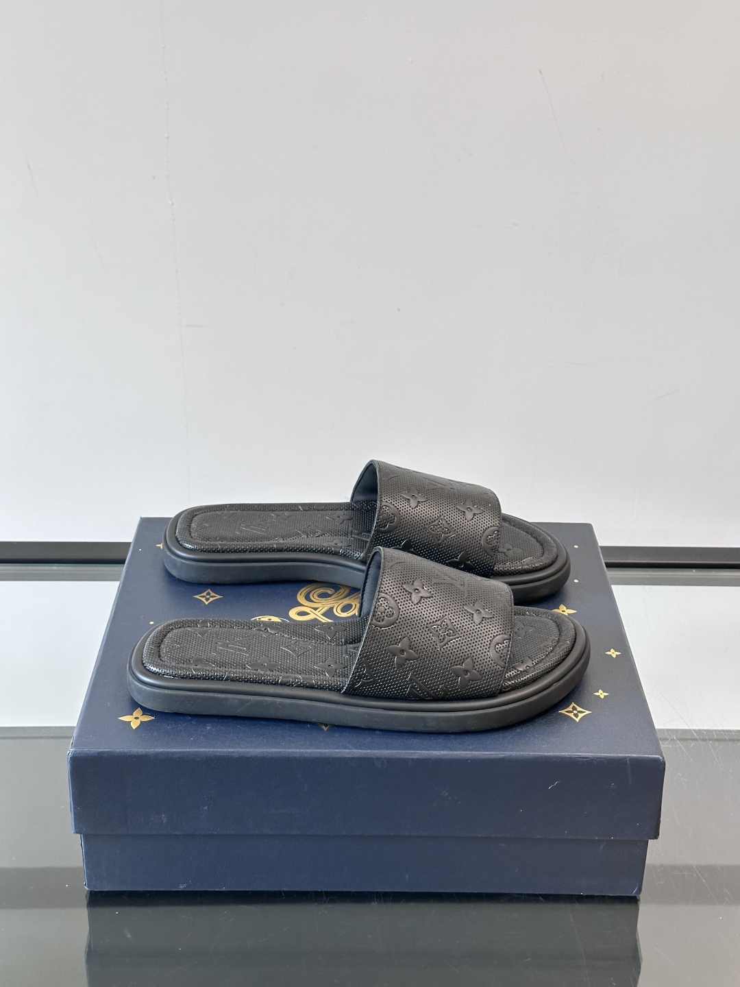 Louis Vuitton ss25 new arrival LV驴牌春夏系列新款平底沙滩拖鞋🥿简约精致