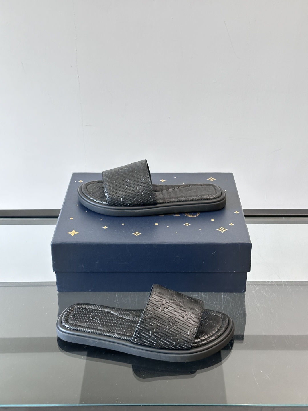 Louis Vuitton ss25 new arrival LV驴牌春夏系列新款平底沙滩拖鞋🥿简约精致