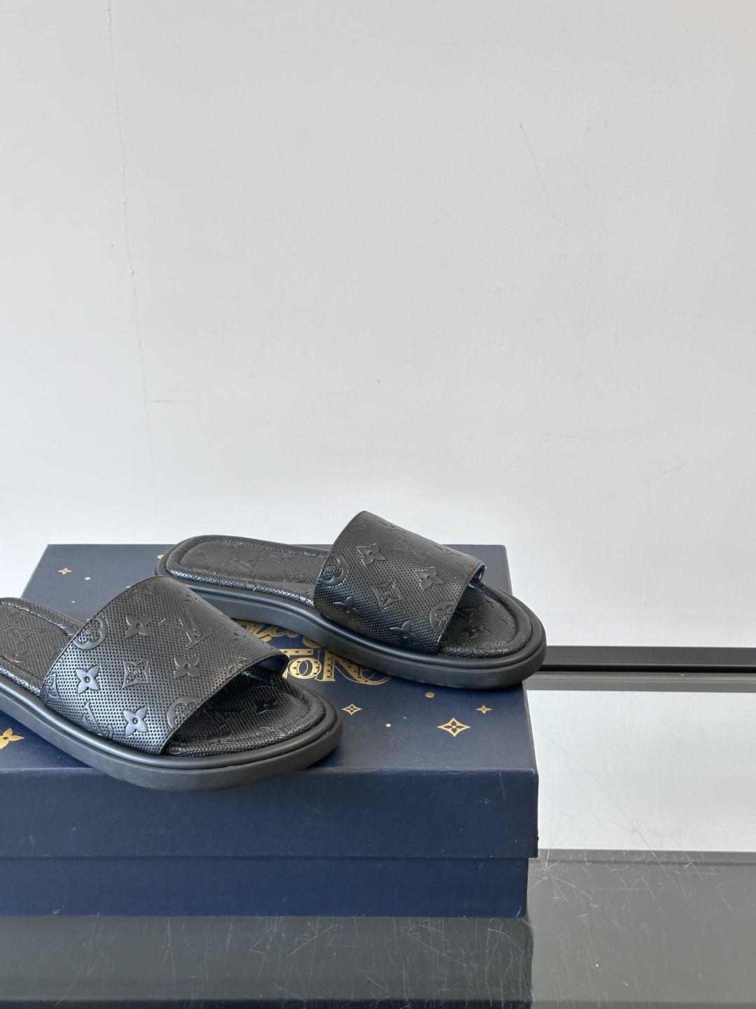 Louis Vuitton ss25 new arrival LV驴牌春夏系列新款平底沙滩拖鞋🥿简约精致