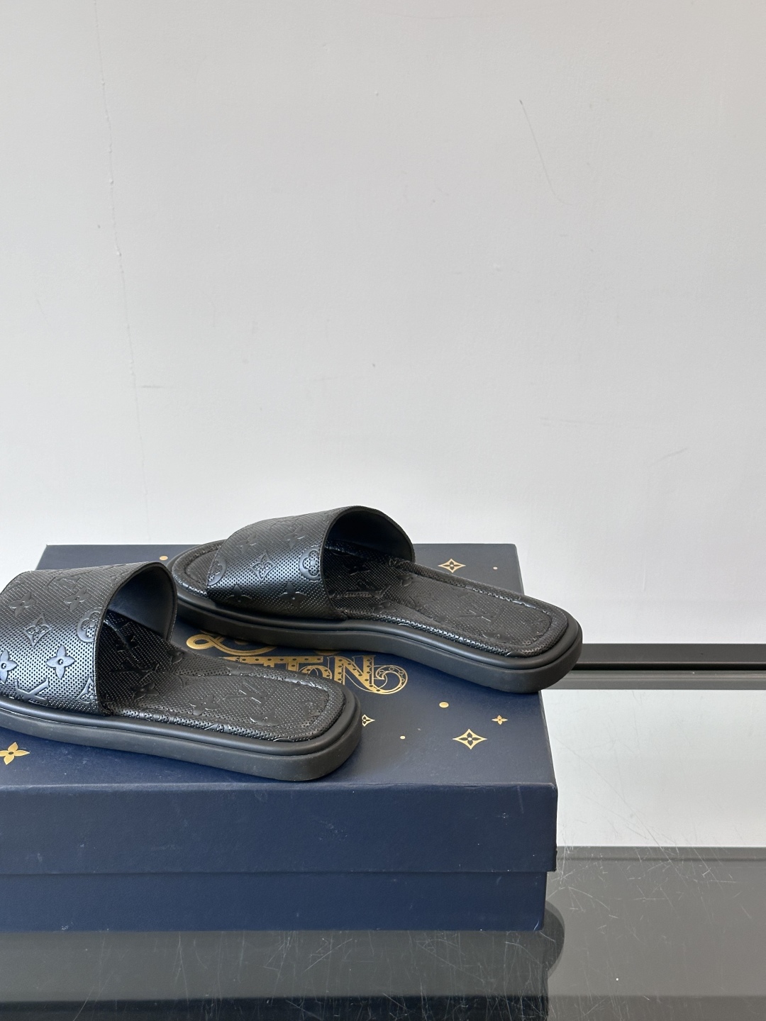 Louis Vuitton ss25 new arrival LV驴牌春夏系列新款平底沙滩拖鞋🥿简约精致