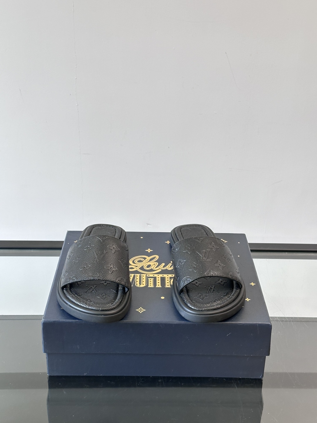Louis Vuitton ss25 new arrival LV驴牌春夏系列新款平底沙滩拖鞋🥿简约精致