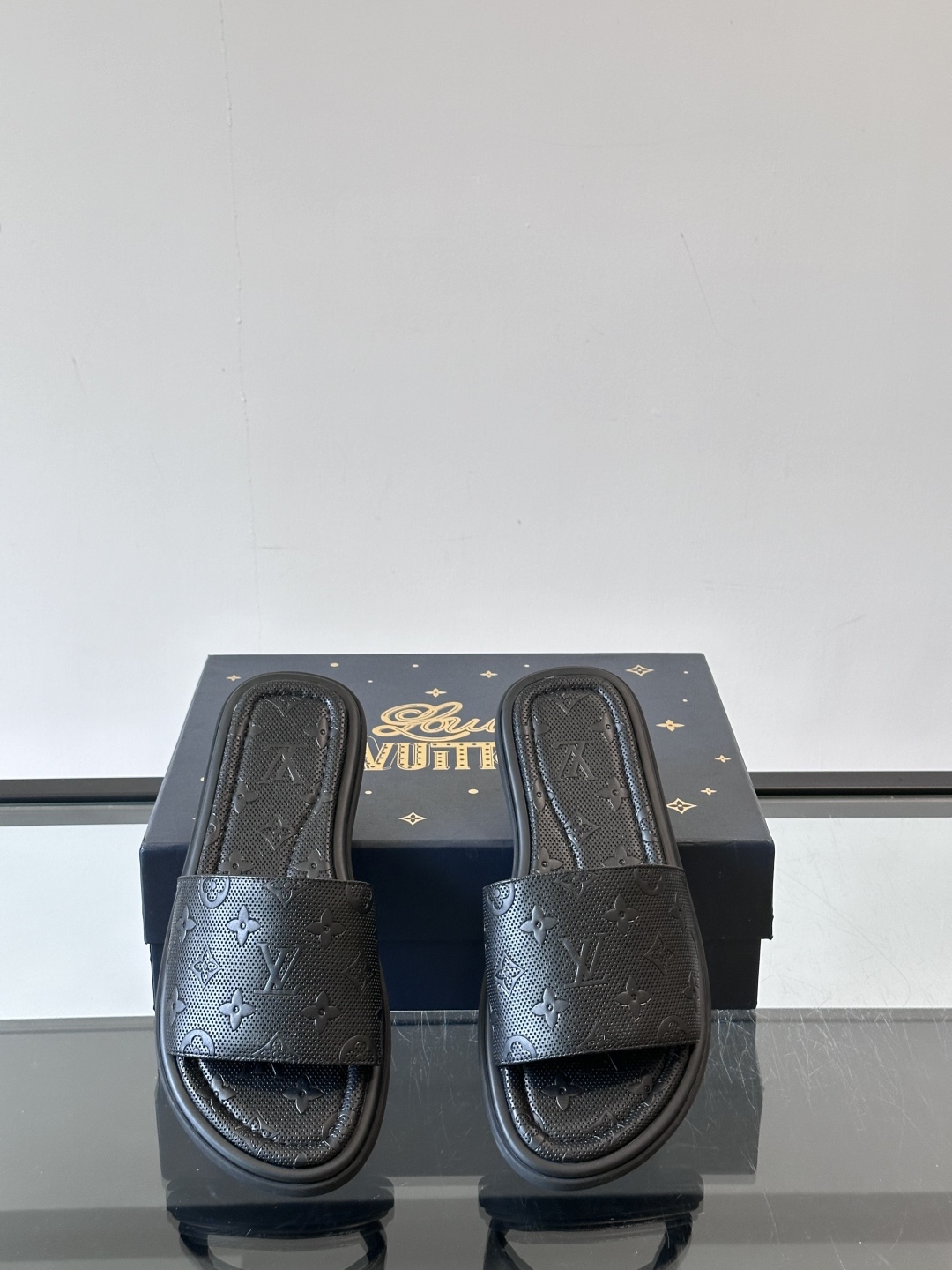 Louis Vuitton ss25 new arrival LV驴牌春夏系列新款平底沙滩拖鞋🥿简约精致