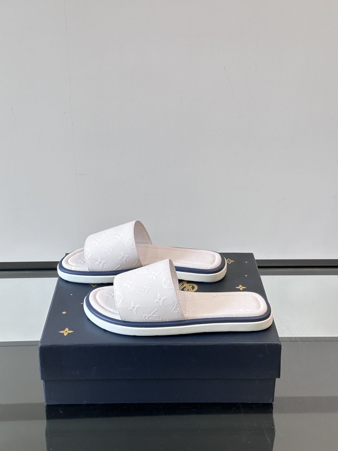 Louis Vuitton ss25 new arrival LV驴牌春夏系列新款平底沙滩拖鞋🥿简约精致