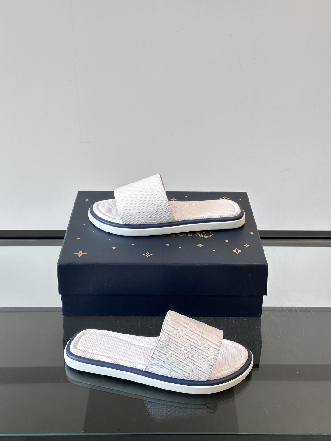 Louis Vuitton ss25 new arrival LV驴牌春夏系列新款平底沙滩拖鞋🥿简约精致
