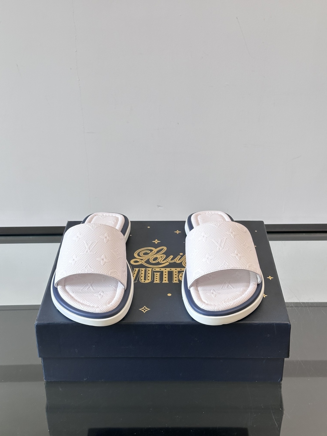Louis Vuitton ss25 new arrival LV驴牌春夏系列新款平底沙滩拖鞋🥿简约精致