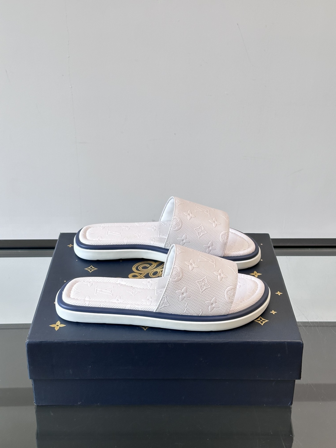 Louis Vuitton ss25 new arrival LV驴牌春夏系列新款平底沙滩拖鞋🥿简约精致