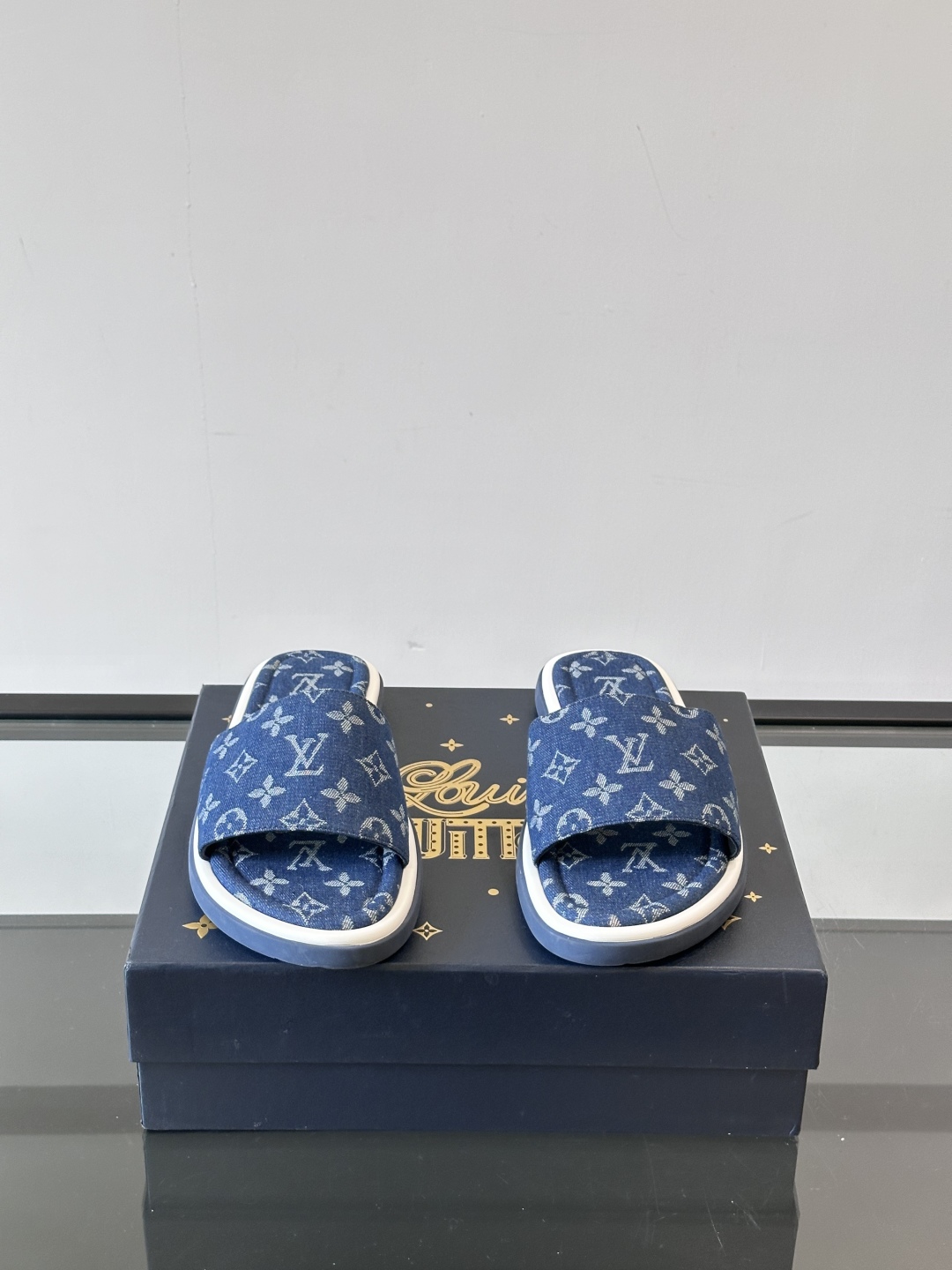 Louis Vuitton ss25 new arrival LV驴牌春夏系列新款平底沙滩拖鞋🥿简约精致