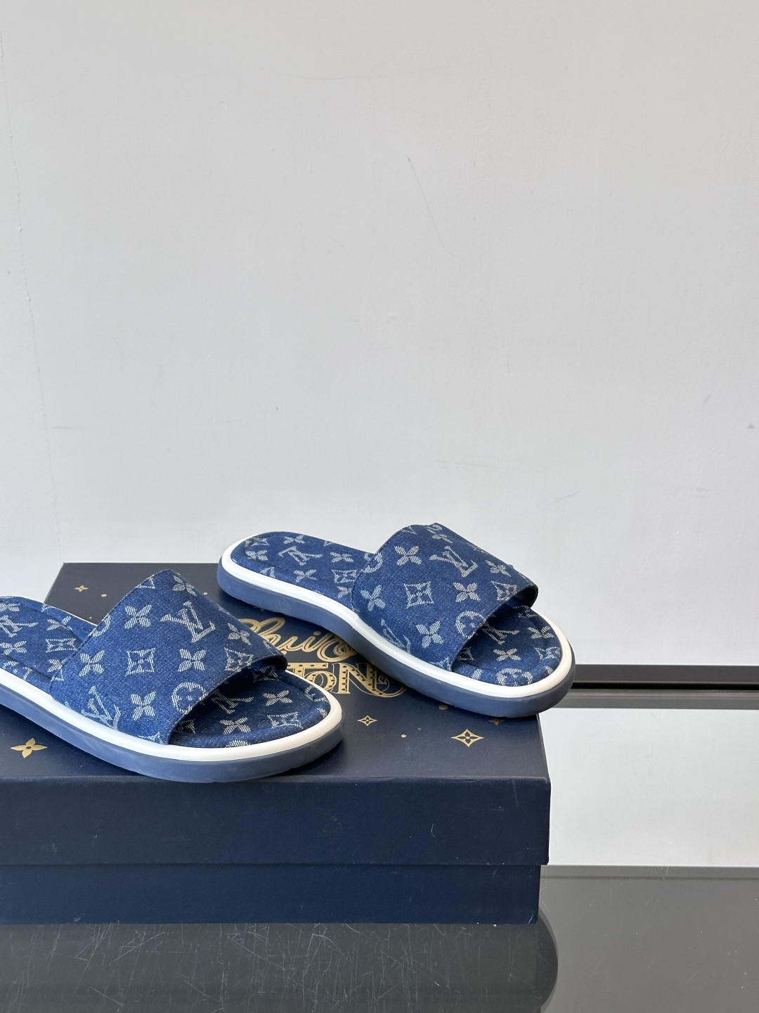 Louis Vuitton ss25 new arrival LV驴牌春夏系列新款平底沙滩拖鞋🥿简约精致