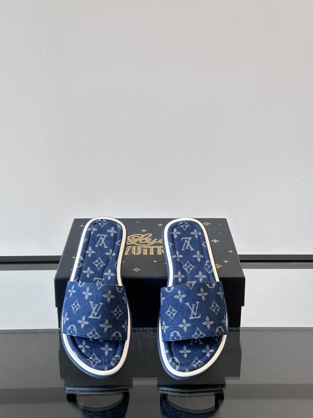Louis Vuitton ss25 new arrival LV驴牌春夏系列新款平底沙滩拖鞋🥿简约精致