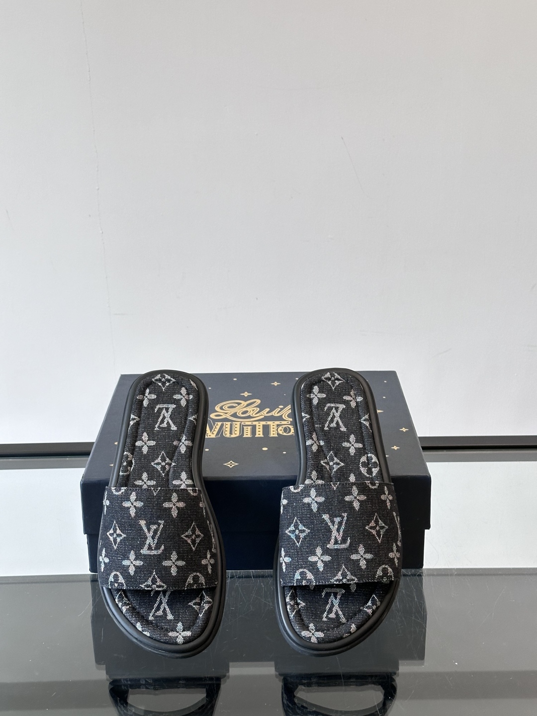 Louis Vuitton ss25 new arrival LV驴牌春夏系列新款平底沙滩拖鞋🥿简约精致
