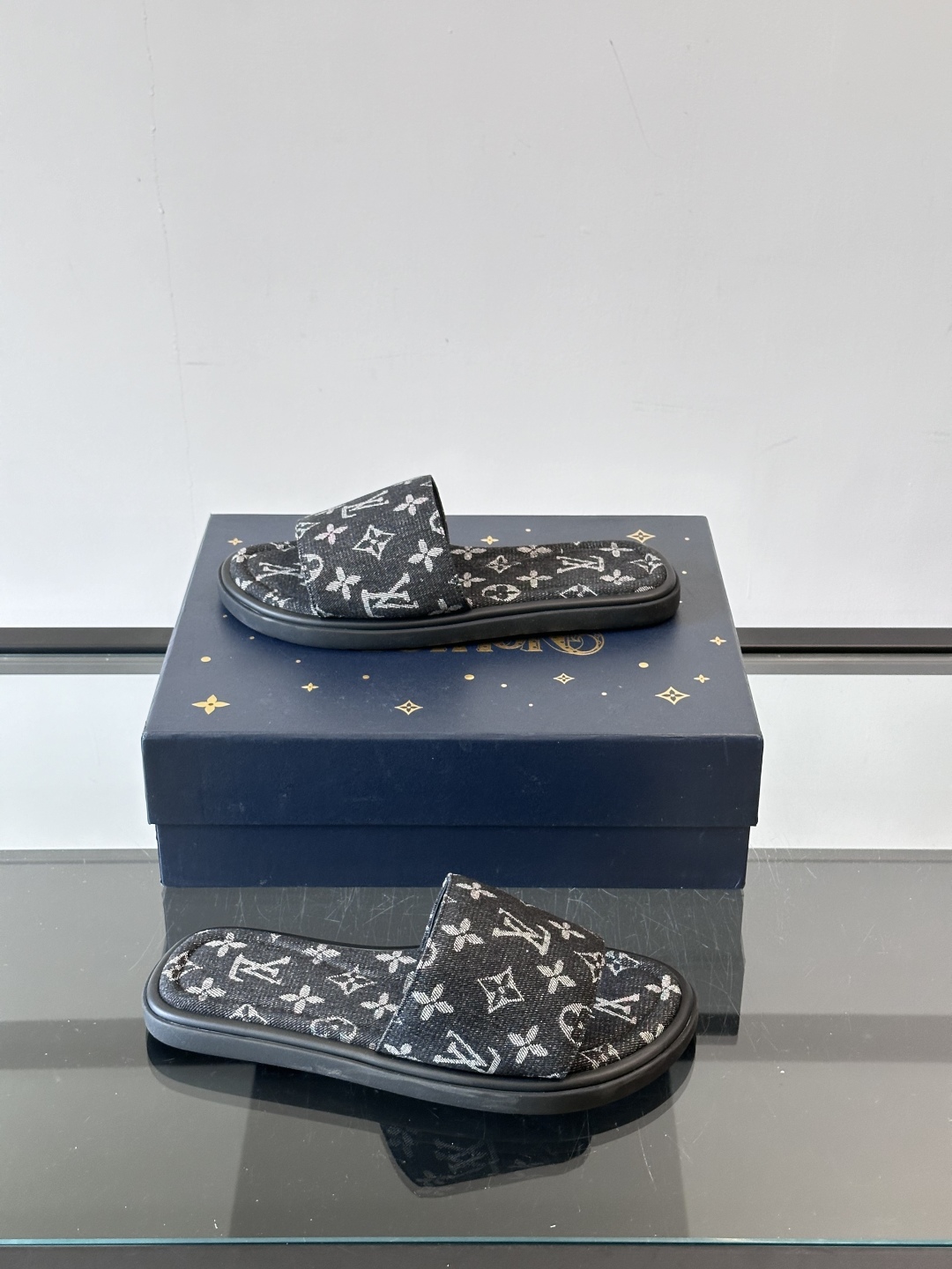 Louis Vuitton ss25 new arrival LV驴牌春夏系列新款平底沙滩拖鞋🥿简约精致