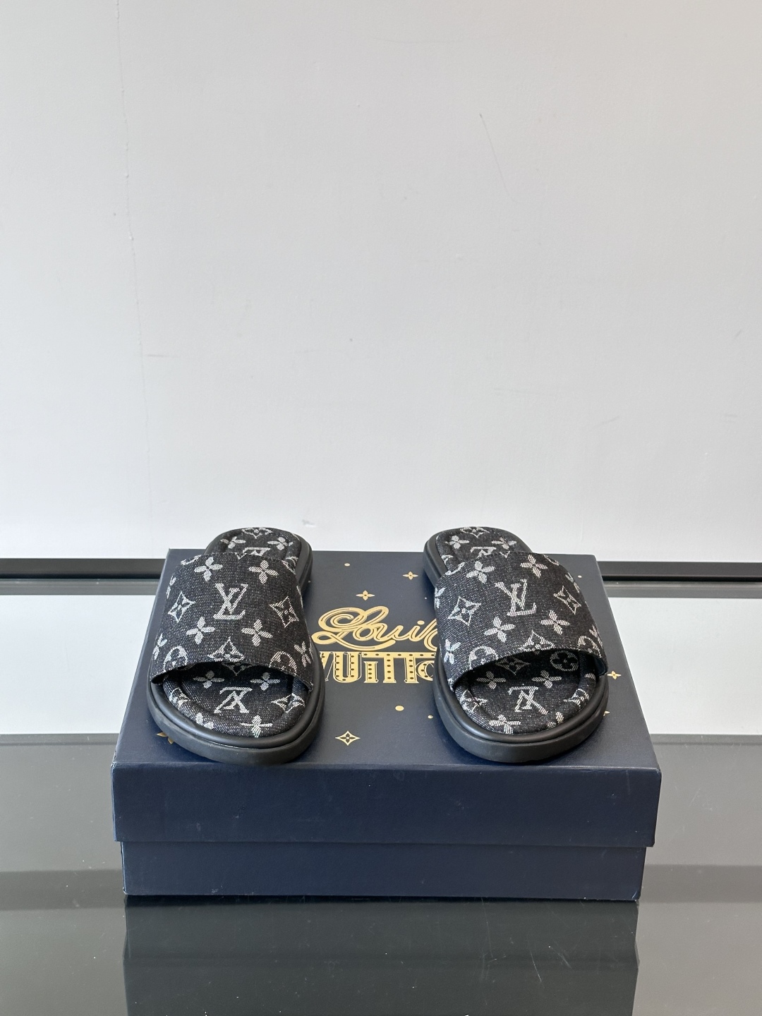 Louis Vuitton ss25 new arrival LV驴牌春夏系列新款平底沙滩拖鞋🥿简约精致