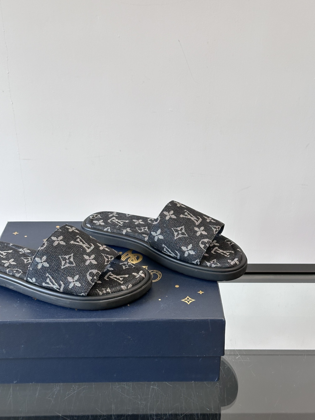 Louis Vuitton ss25 new arrival LV驴牌春夏系列新款平底沙滩拖鞋🥿简约精致