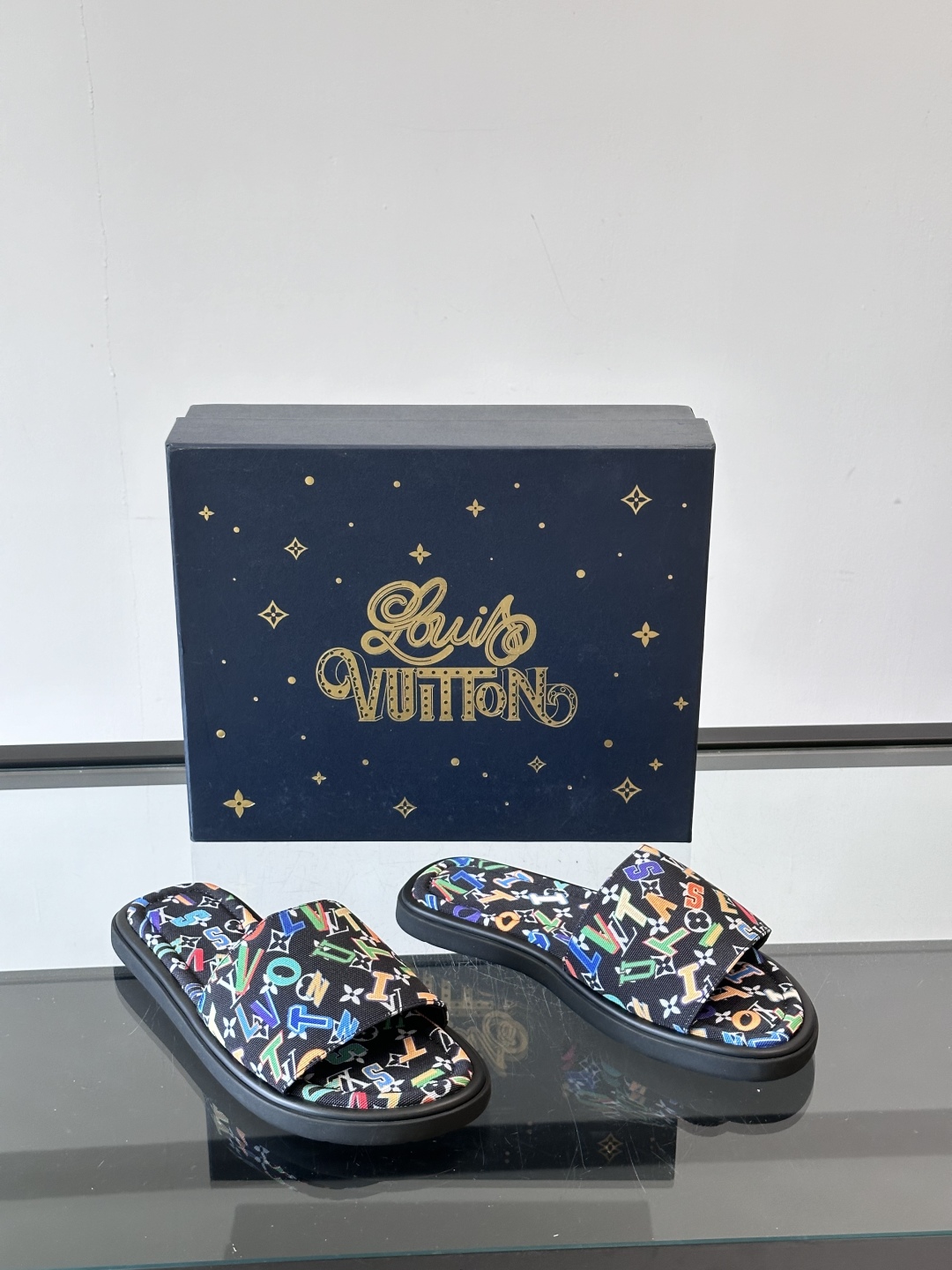 Louis Vuitton ss25 new arrival LV驴牌春夏系列新款平底沙滩拖鞋🥿简约精致
