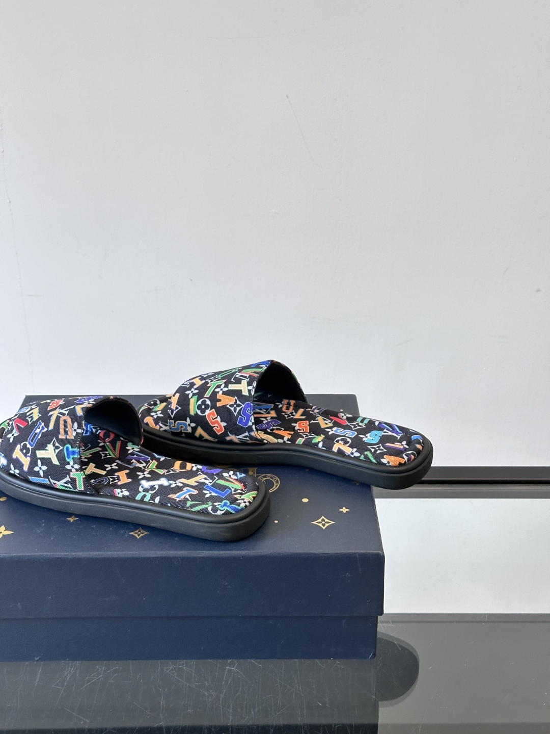 Louis Vuitton ss25 new arrival LV驴牌春夏系列新款平底沙滩拖鞋🥿简约精致