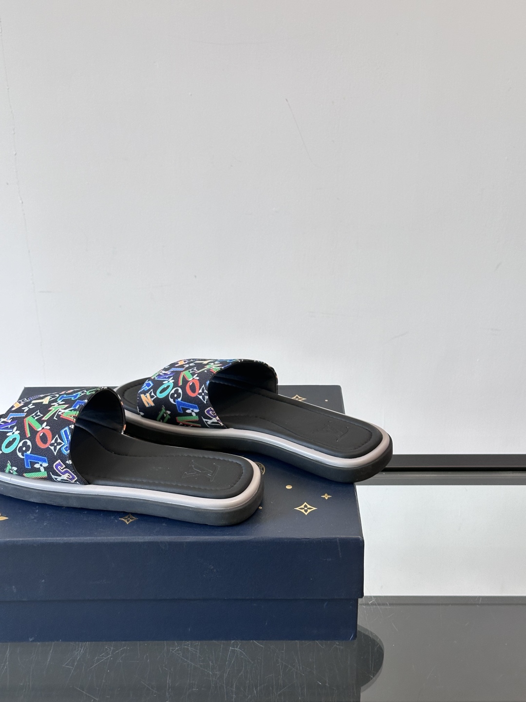 Louis Vuitton ss25 new arrival LV驴牌春夏系列新款平底沙滩拖鞋🥿简约精致