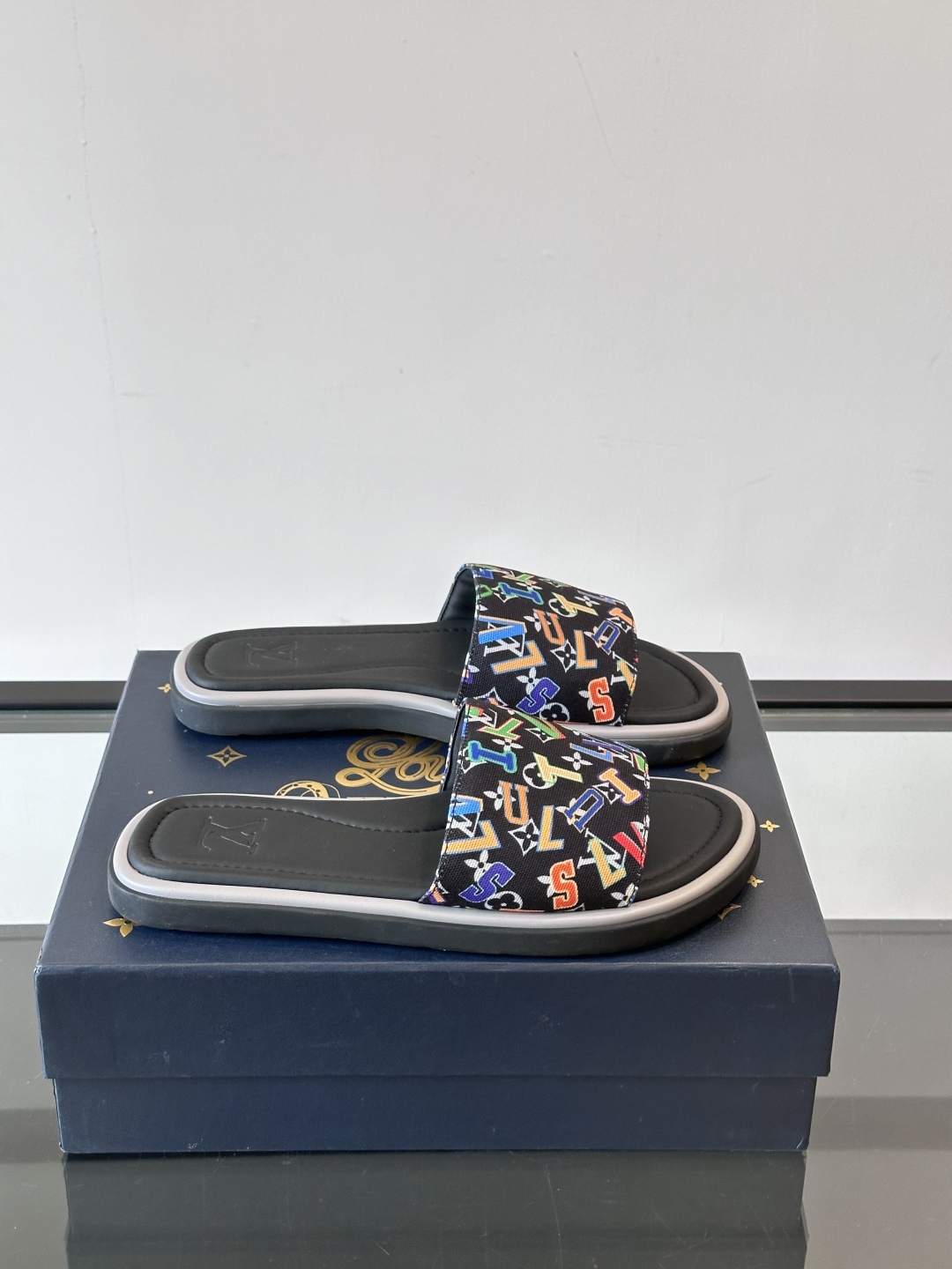 Louis Vuitton ss25 new arrival LV驴牌春夏系列新款平底沙滩拖鞋🥿简约精致