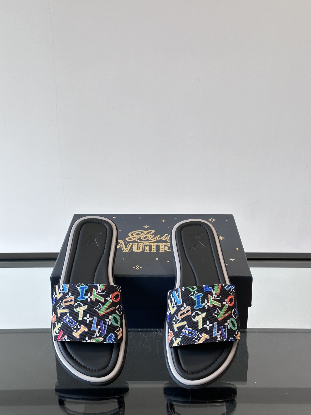 Louis Vuitton ss25 new arrival LV驴牌春夏系列新款平底沙滩拖鞋🥿简约精致