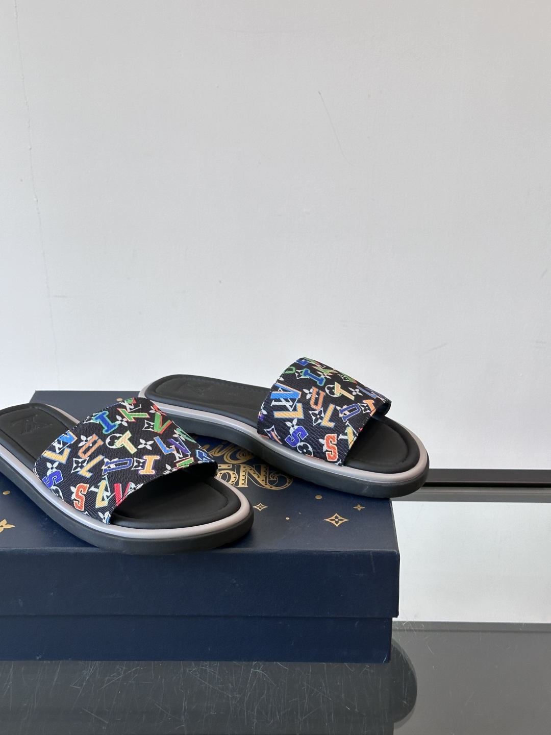 Louis Vuitton ss25 new arrival LV驴牌春夏系列新款平底沙滩拖鞋🥿简约精致