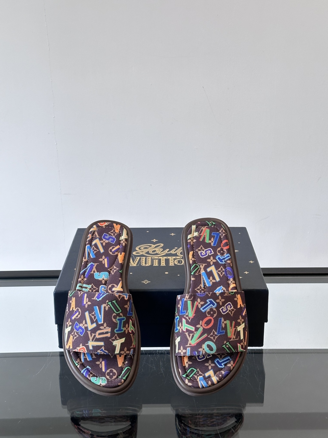 Louis Vuitton ss25 new arrival LV驴牌春夏系列新款平底沙滩拖鞋🥿简约精致
