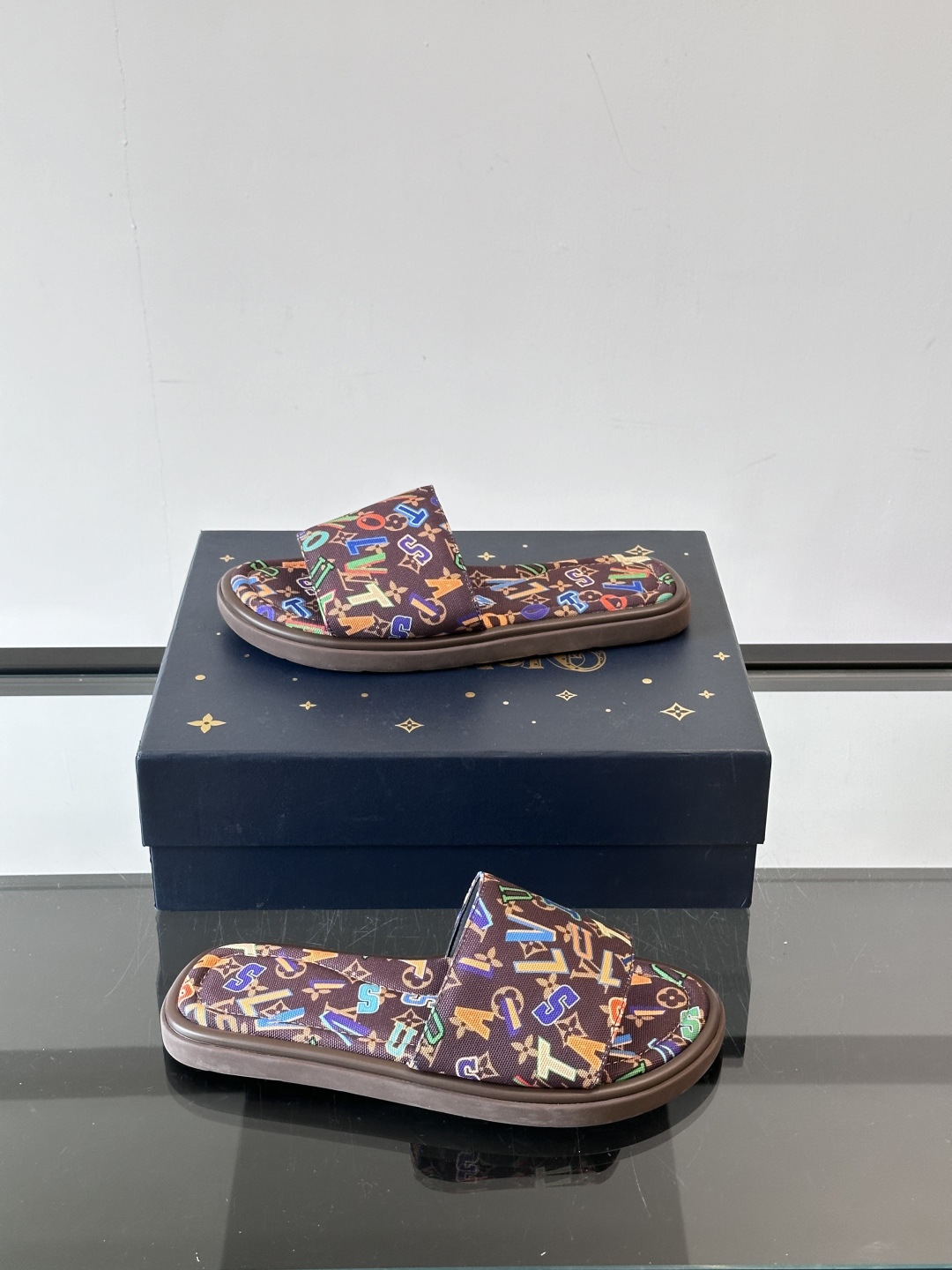 Louis Vuitton ss25 new arrival LV驴牌春夏系列新款平底沙滩拖鞋🥿简约精致