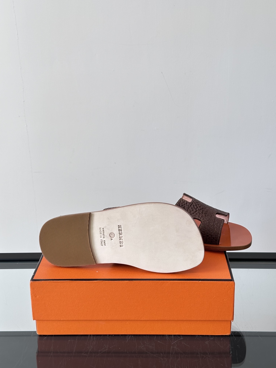 ◾️▫️Hermes 高端真皮大底男士拖鞋，高品质经典单品，用料上乘考究，版型宽松舒适，推荐入手，鞋面选