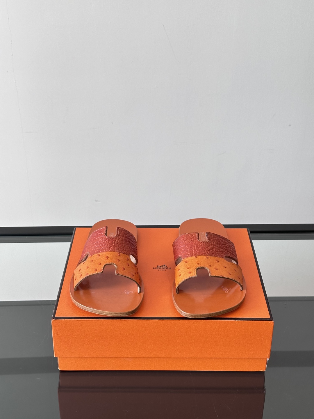 ◾️▫️Hermes 高端真皮大底男士拖鞋，高品质经典单品，用料上乘考究，版型宽松舒适，推荐入手，鞋面选