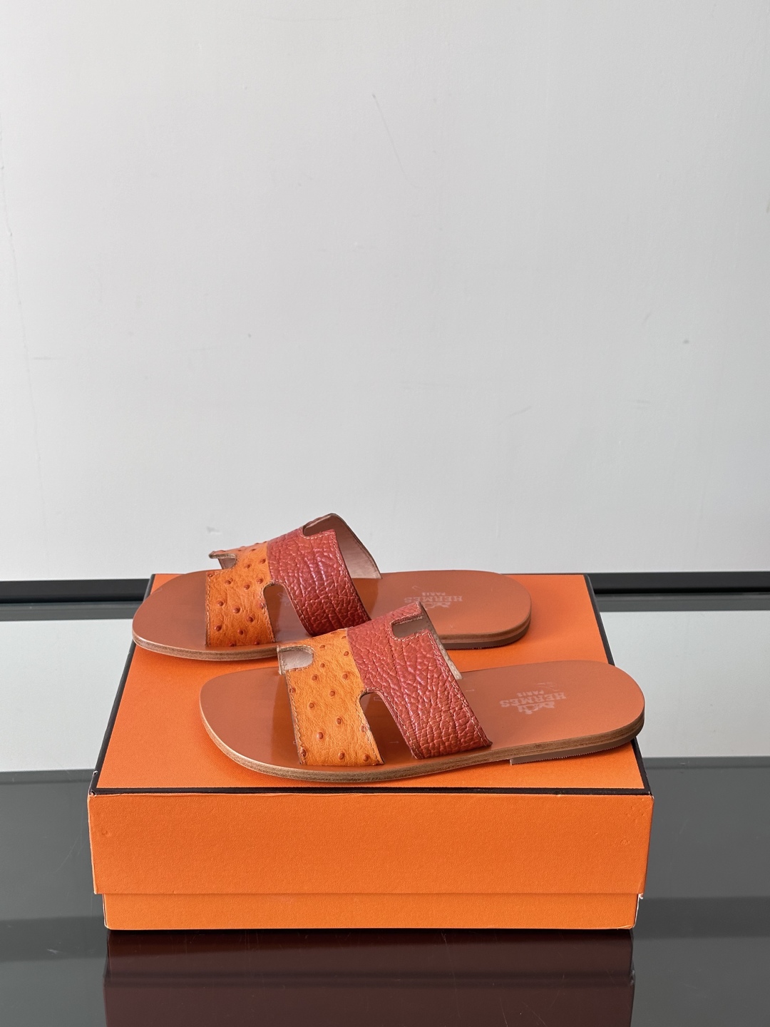 ◾️▫️Hermes 高端真皮大底男士拖鞋，高品质经典单品，用料上乘考究，版型宽松舒适，推荐入手，鞋面选