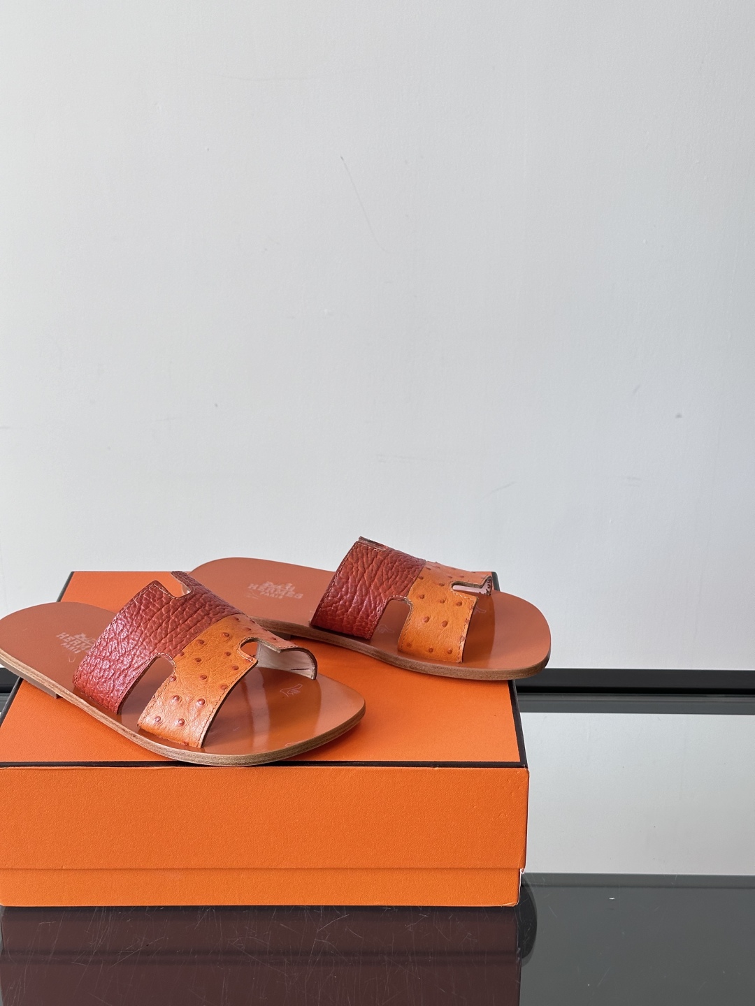 ◾️▫️Hermes 高端真皮大底男士拖鞋，高品质经典单品，用料上乘考究，版型宽松舒适，推荐入手，鞋面选