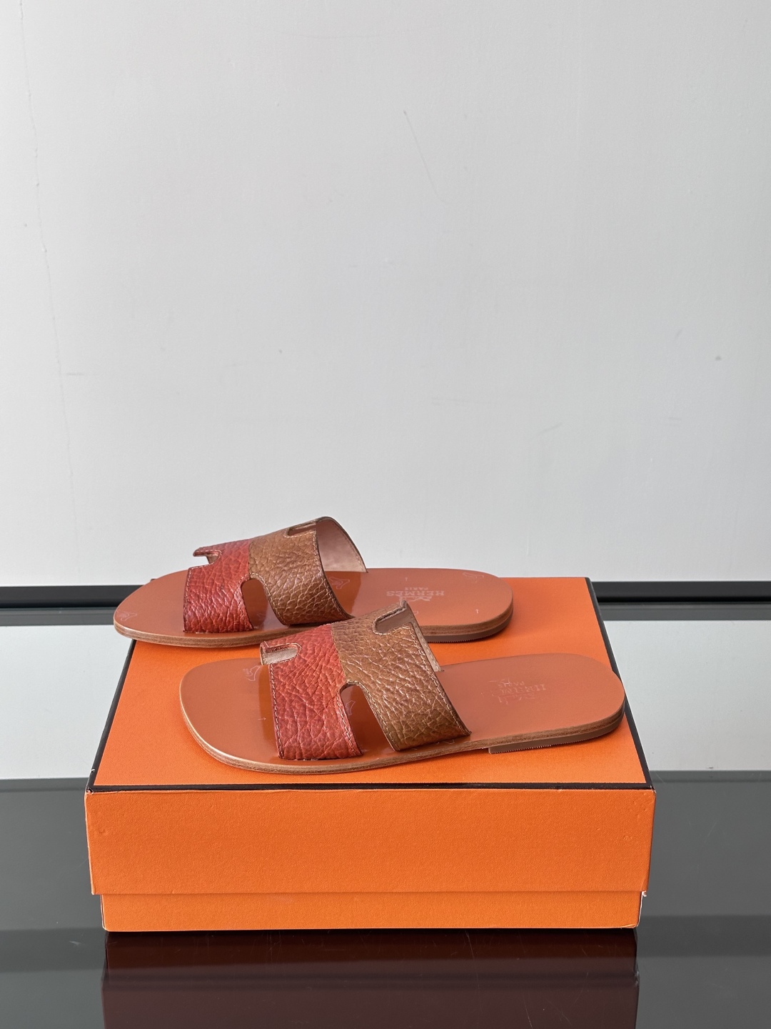 ◾️▫️Hermes 高端真皮大底男士拖鞋，高品质经典单品，用料上乘考究，版型宽松舒适，推荐入手，鞋面选