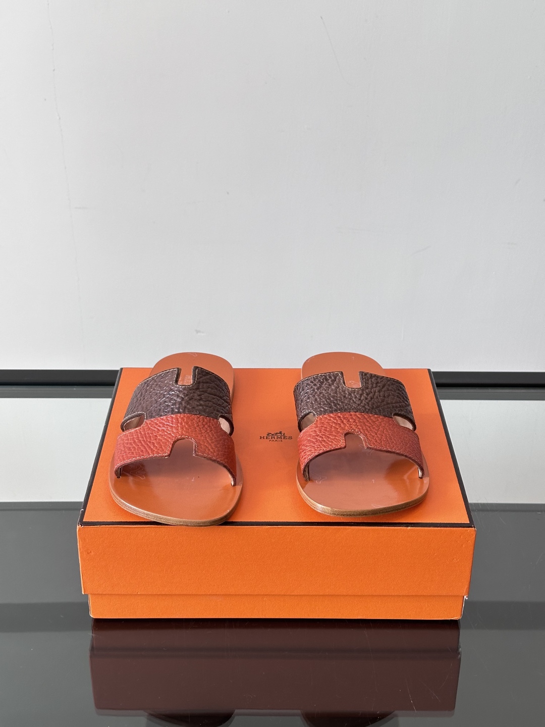 ◾️▫️Hermes 高端真皮大底男士拖鞋，高品质经典单品，用料上乘考究，版型宽松舒适，推荐入手，鞋面选