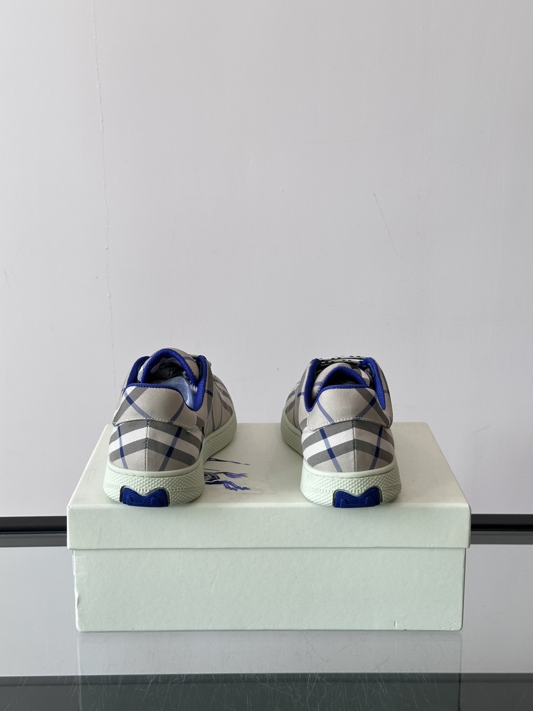 𝐁𝐔𝐑𝐁𝐄𝐑𝐑𝐘巴宝莉 终于来了|酷·飒 格纹terrace运动鞋 ,巴宝莉(Burberry)经典原素