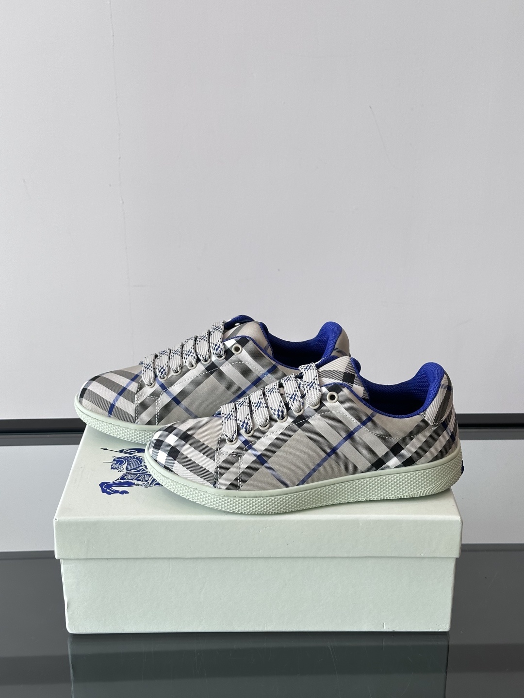 𝐁𝐔𝐑𝐁𝐄𝐑𝐑𝐘巴宝莉 终于来了|酷·飒 格纹terrace运动鞋 ,巴宝莉(Burberry)经典原素